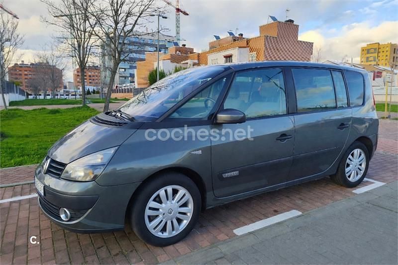 Usado Renault Espace Authentique 120 CV (88 kW) 2005 Gris / plata Monovolumen