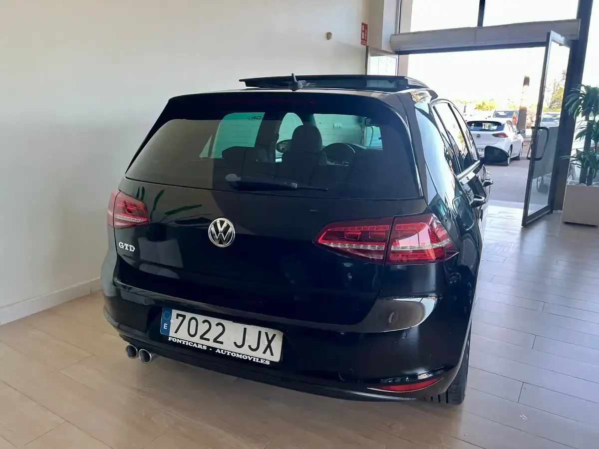 Usado VW Golf VII GTD 184 CV (135 kW) 2015 Negro Utilitario