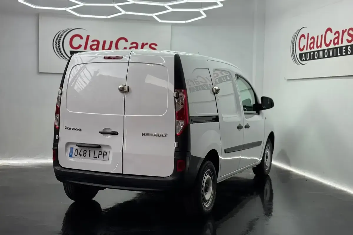 Usado Renault Kangoo 95 CV (69 kW) 2021 Blanco Monovolumen