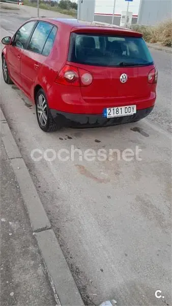 Usado VW Golf IV 100 CV (73 kW) 2004 Rojo Berlina