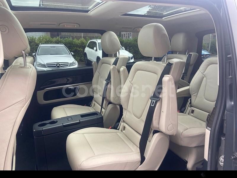 Gris / plata Usado 2021 Mercedes V300 Avantgarde Monovolumen | 53.999 € (Buen precio) - Imagen 1/4