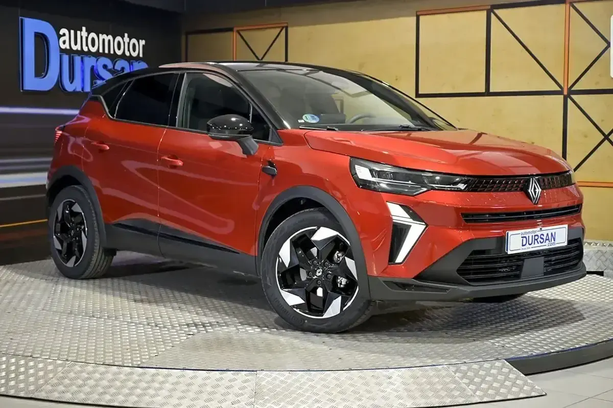 Usado Renault Captur Techno 140 CV (102 kW) 2024 Rojo SUV