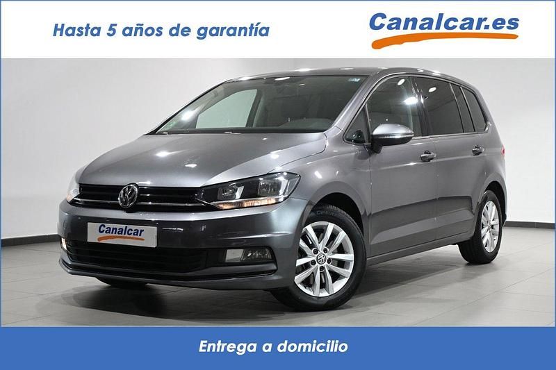 Usado VW Touran Advance 115 CV (84 kW) 2017 Gris Monovolumen