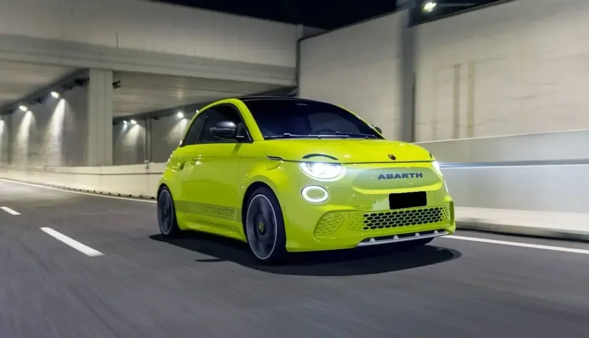Usado Abarth 500e Scorpionissima 132 kW (180 CV) 2024 Gris Utilitario