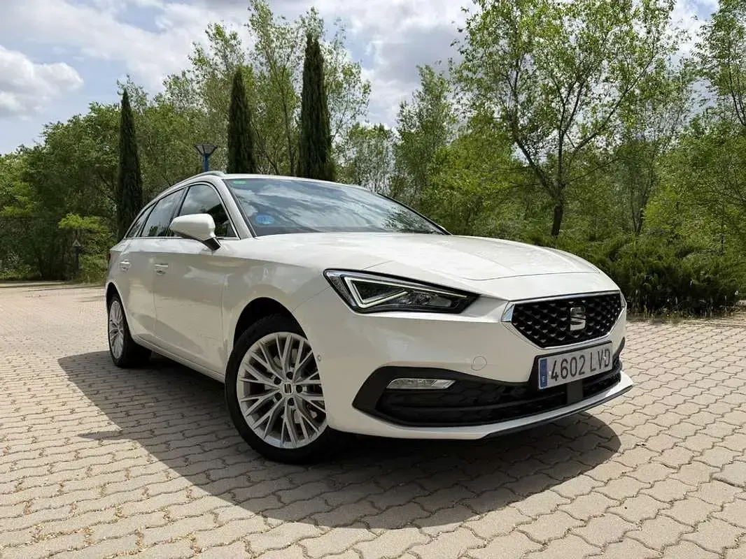Usado Seat Leon XCELLENCE 205 CV (150 kW) 2021 Blanco Utilitario