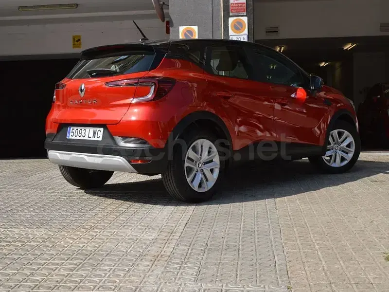 Usado Renault Captur Intens 140 CV (102 kW) 2022 Rojo SUV