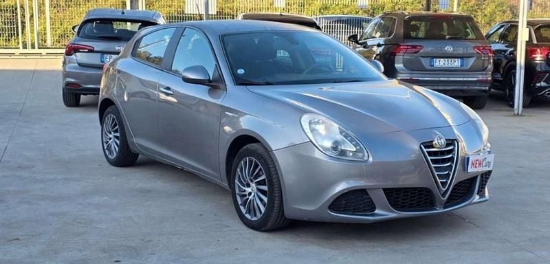 Usado Alfa Romeo Giulietta Distinctive 105 CV (77 kW) 2013 Negro Utilitario