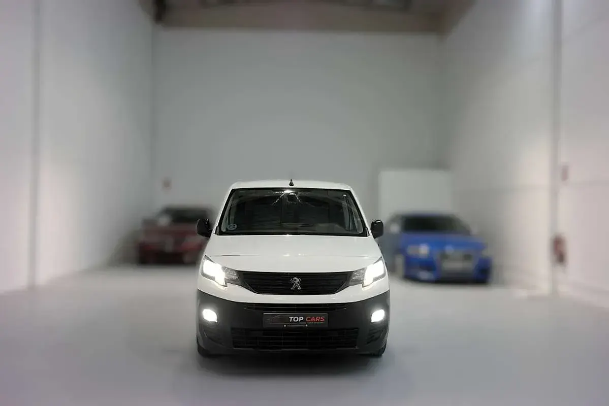 Usado Peugeot Partner Premium 110 CV (80 kW) 2021 Blanco Monovolumen