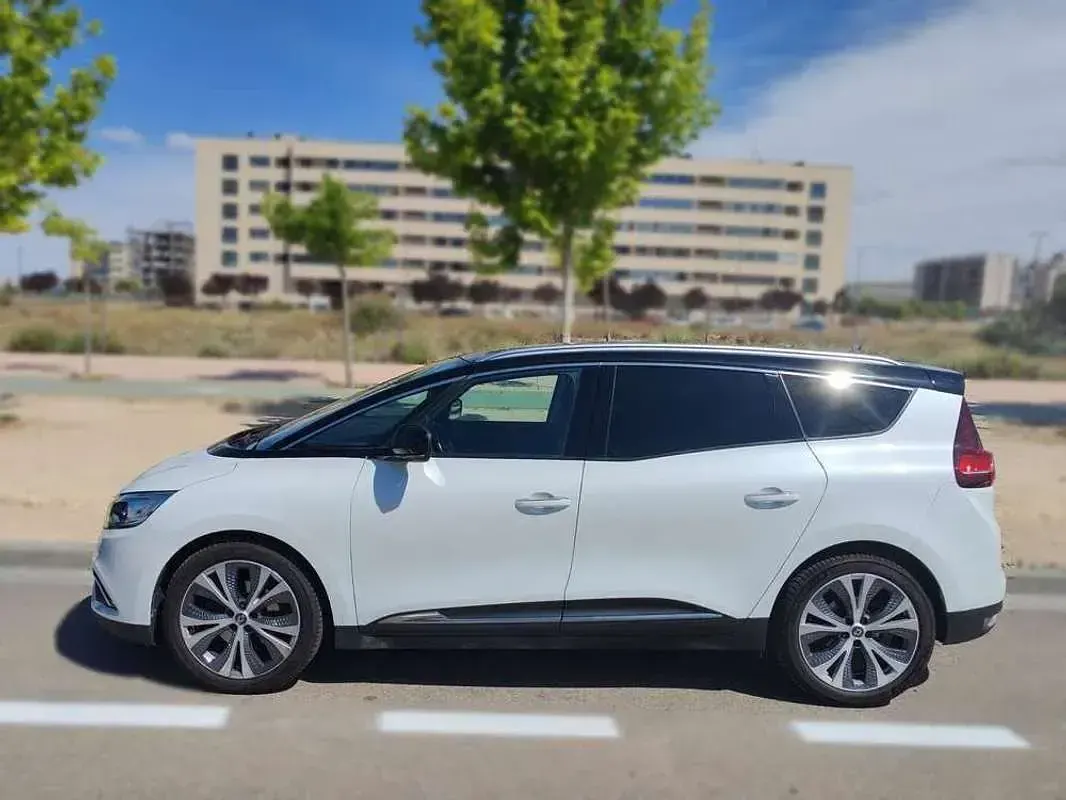 Usado Renault Scénic IV Zen 131 CV (96 kW) 2018 Blanco Monovolumen
