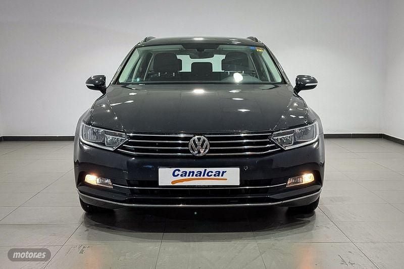 Usado VW Passat Sportline 190 CV (139 kW) 2018 Gris Familiar