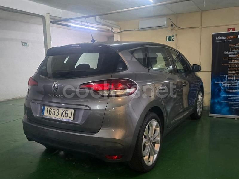 Usado Renault Scénic IV Intens 130 CV (95 kW) 2017 Gris / plata Monovolumen