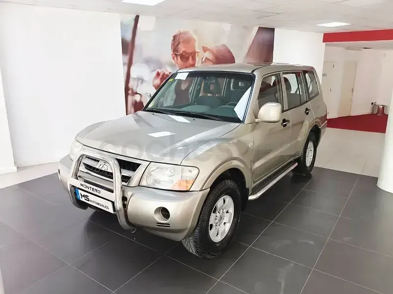 Usado Mitsubishi Montero 170 CV (125 kW) 2007 Beige SUV
