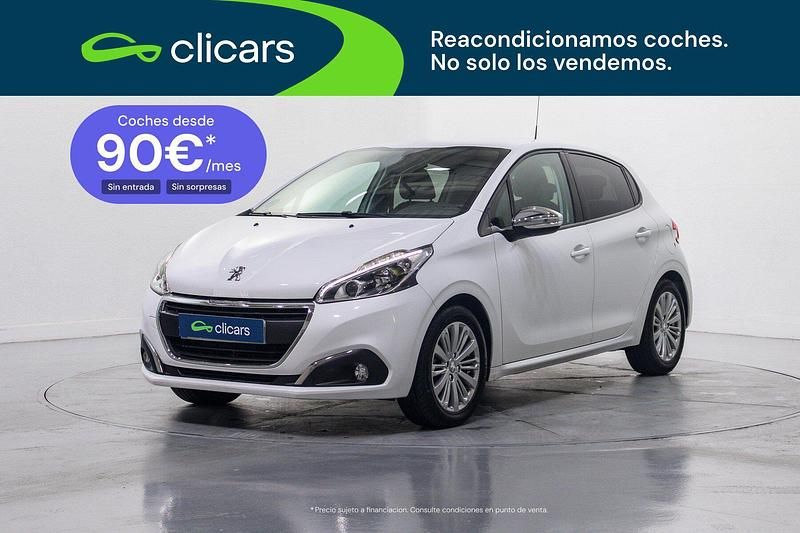 Usado Peugeot 208 Style 82 CV (60 kW) 2018 Blanco Utilitario