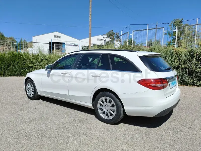 Usado Mercedes C220 170 CV (125 kW) 2016 Blanco Familiar