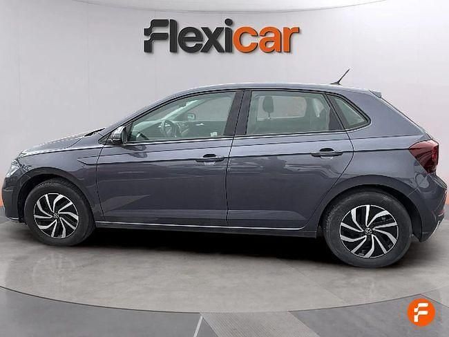 Usado VW Polo Life 95 CV (69 kW) 2024 Gris / plata Berlina
