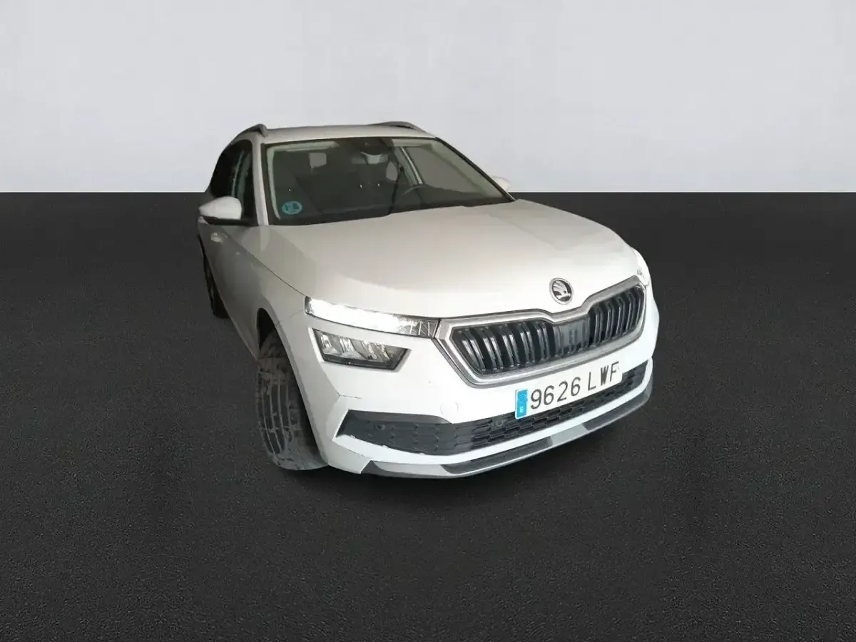 Usado Skoda Kamiq 95 CV (69 kW) 2022 Blanco SUV