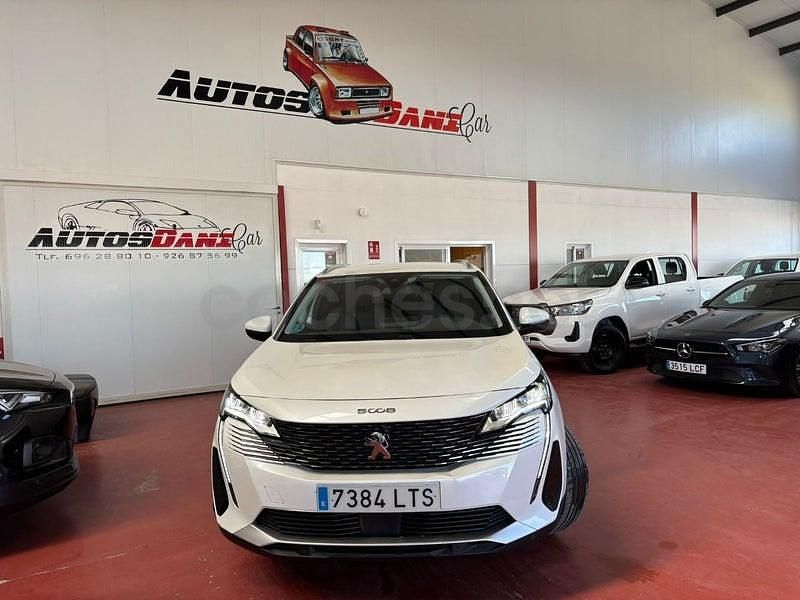 Usado Peugeot 5008 Allure 130 CV (95 kW) 2022 Blanco SUV