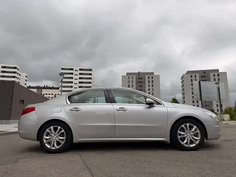 Usado Peugeot 508 Allure 163 CV (119 kW) 2013 Gris / plata Berlina