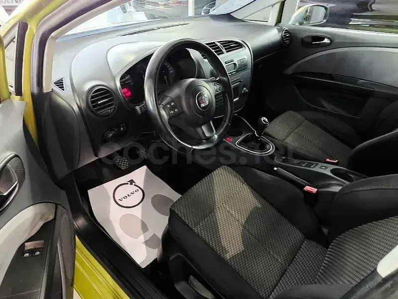 Usado Seat Leon Ecomotive 105 CV (77 kW) 2009 Verde Utilitario