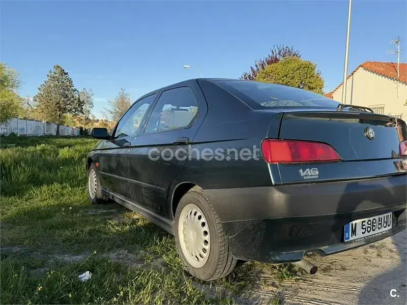 Usado Alfa Romeo 146 103 CV (75 kW) 1997 Verde Utilitario