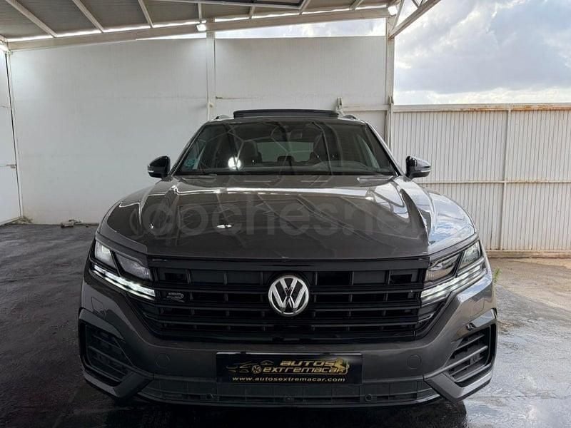 Usado VW Touareg R-line 286 CV (210 kW) 2023 Gris / plata SUV