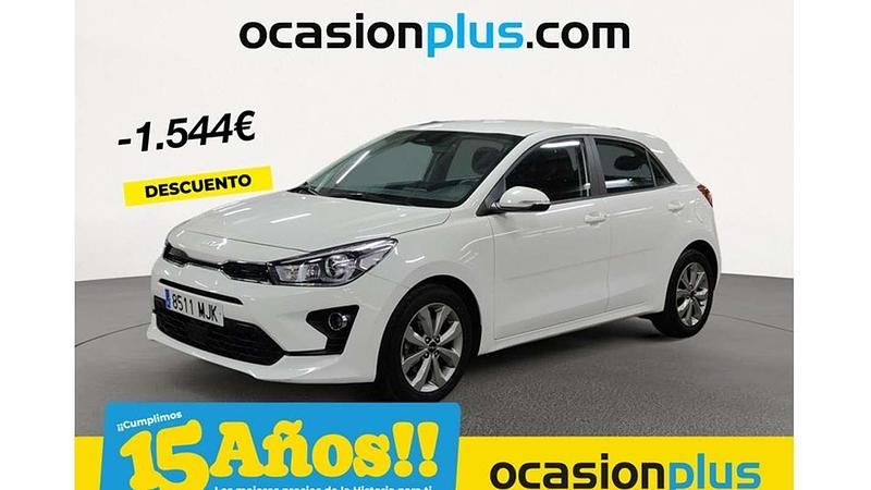 Blanco Usado 2023 Kia Rio Utilitario | 15.446 € (Precio justo) - Imagen 1/4
