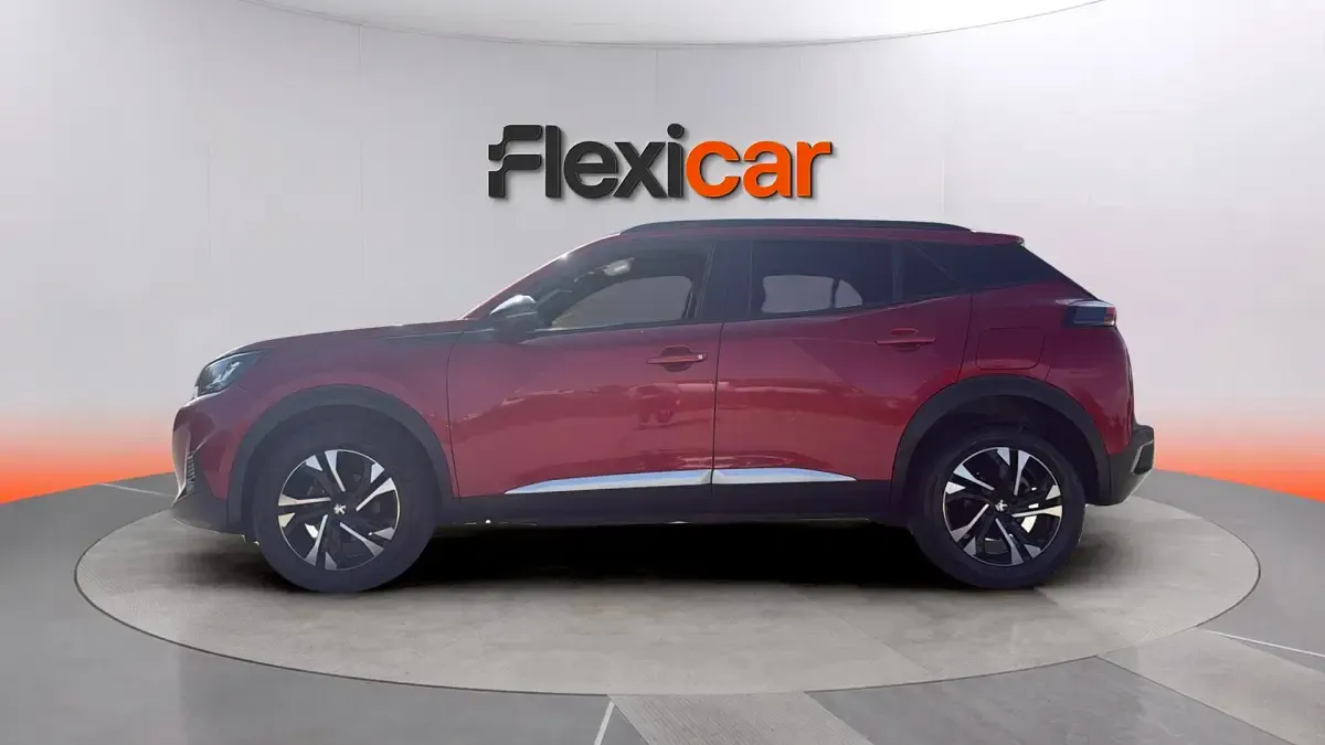Usado Peugeot 2008 Allure 130 CV (95 kW) 2023 Rojo SUV