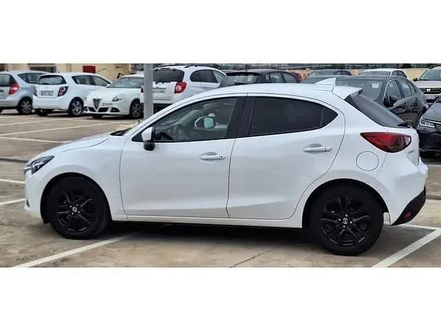 Begagnad Mazda 2 90 HK (66 kW) 2019 Vit Halvkombi