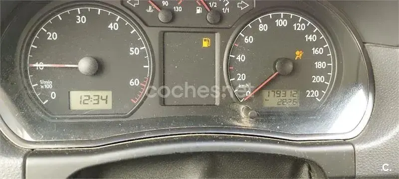 Usado VW Polo Advance 75 CV (55 kW) 2005 Blanco Utilitario
