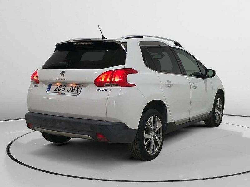 Usado Peugeot 2008 Allure 111 CV (81 kW) 2016 Blanco SUV