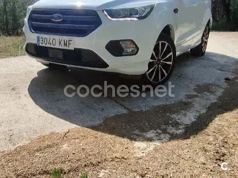 Usado Ford Kuga ST-Line 120 CV (88 kW) 2018 Blanco SUV