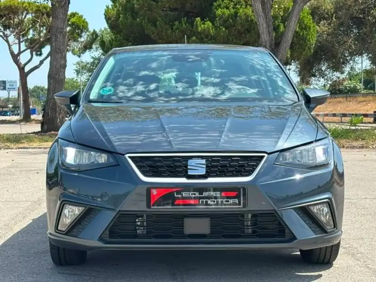 Usado Seat Ibiza Style 95 CV (69 kW) 2024 Gris / plata Utilitario