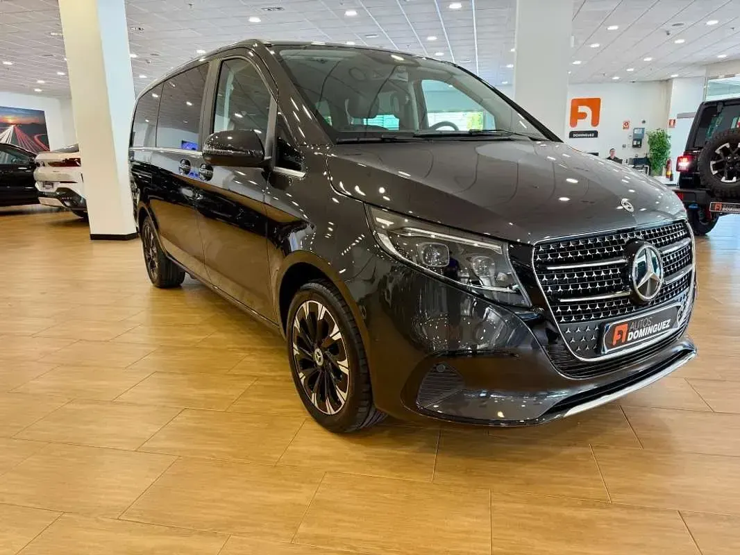 Usado Mercedes V250 Avantgarde 190 CV (139 kW) 2024 Negro Monovolumen