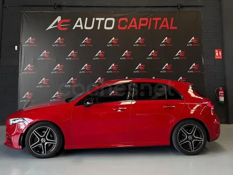 Usado Mercedes A180 122 CV (89 kW) 2018 Rojo Berlina