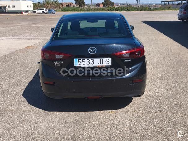Usado Mazda 3 Luxury 150 CV (110 kW) 2016 Negro Berlina