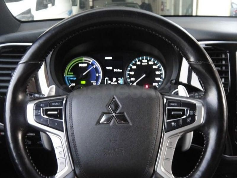 Usado Mitsubishi Outlander P-HEV 203 CV (149 kW) 2018 Blanco SUV