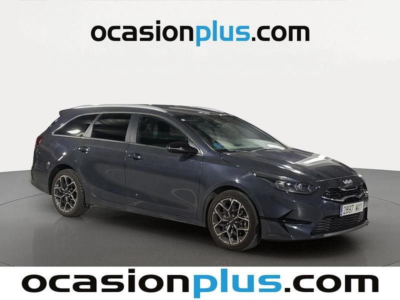 Begagnad Kia Ceed Style 100 HK (73 kW) 2025 Grå Halvkombi
