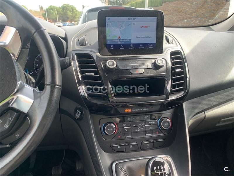 Usado Ford Tourneo Connect Titanium 100 CV (73 kW) 2020 Gris / plata Monovolumen