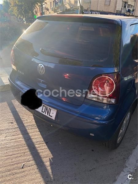 Azul Usado 2005 VW Polo Advance Berlina | 1700 € (Precio justo) - Imagen 1/4