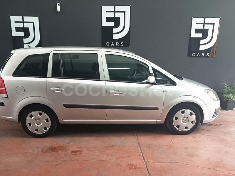 Usado Opel Zafira Essentia 105 CV (77 kW) 2007 Gris / plata Monovolumen