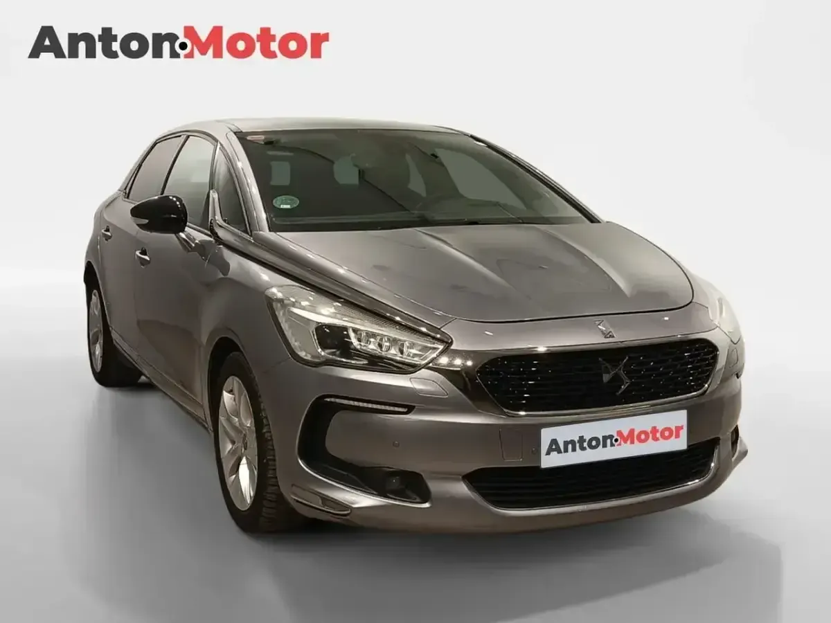 Usado DS Automobiles DS5 120 CV (88 kW) 2017 Gris / plata Utilitario