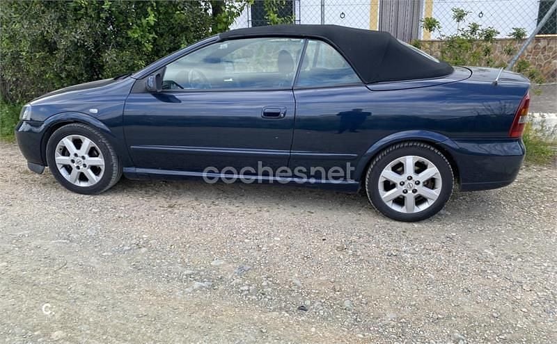 Używany Opel Astra 147 KM (108 kW) 2002 Niebieski Kabriolet