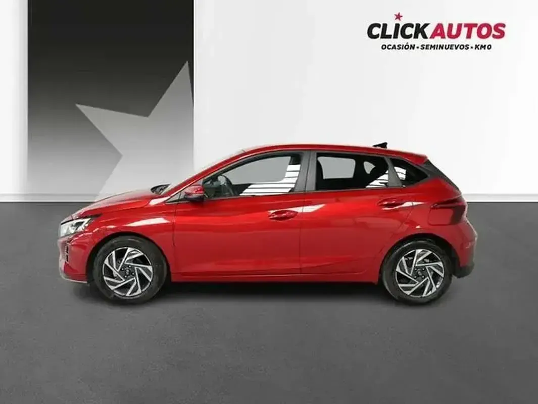 Usado Hyundai i20 80 CV (58 kW) 2025 Rojo Utilitario