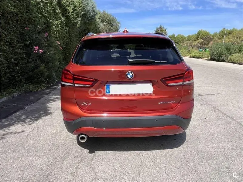 Usado BMW X1 220 CV (161 kW) 2021 Granate SUV