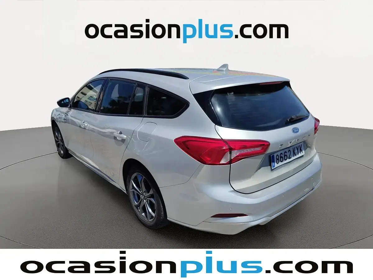 Usado Ford Focus ST-Line 125 CV (91 kW) 2019 Gris plata Utilitario