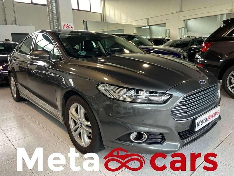 Gris / plata Usado 2016 Ford Mondeo Titanium Berlina | 11.490 € (Precio justo) - Imagen 1/4