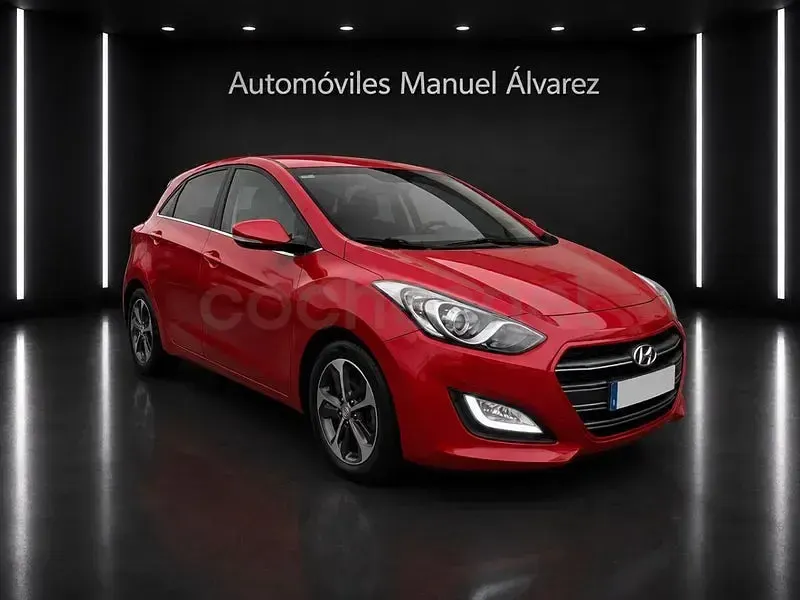 Usado Hyundai i30 GO! 110 CV (80 kW) 2016 Rojo Berlina