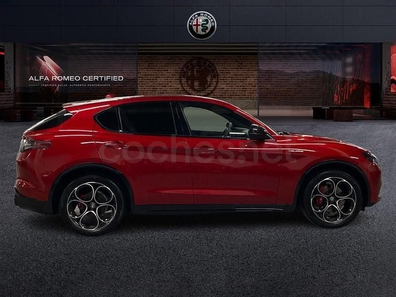 Usado Alfa Romeo Stelvio Veloce 210 CV (154 kW) 2023 Rojo SUV