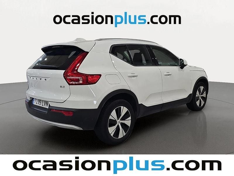 Usado Volvo XC40 Momentum 163 CV (119 kW) 2021 Blanco SUV
