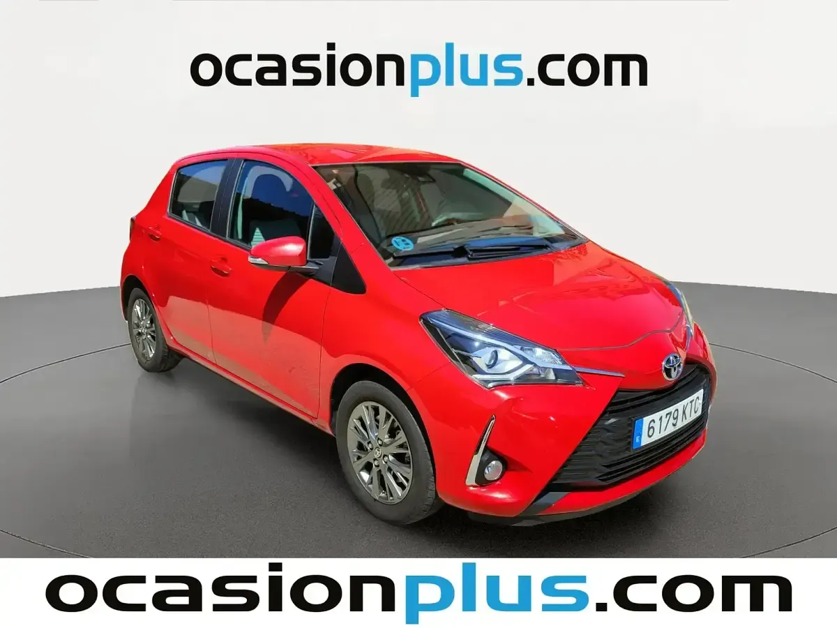 Usado Toyota Yaris Active 111 CV (81 kW) 2019 Rojo Berlina